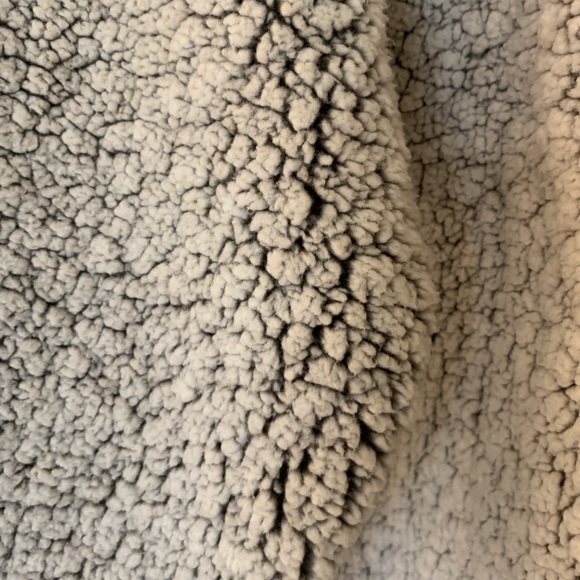 Sherpa pullover NWOT - Picture 3 of 3